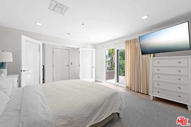3000 Grand Canal, Venice, CA 90291