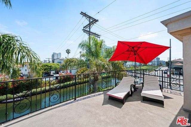 3000 Grand Canal, Venice, CA 90291