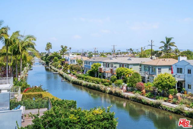 3000 Grand Canal, Venice, CA 90291