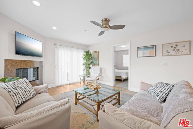 3000 Grand Canal, Venice, CA 90291