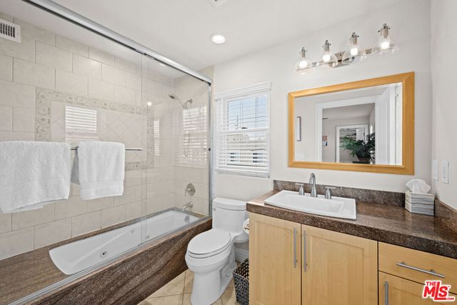 3000 Grand Canal, Venice, CA 90291