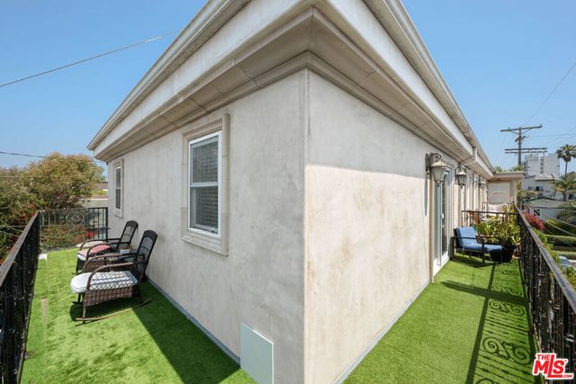 3000 Grand Canal, Venice, CA 90291