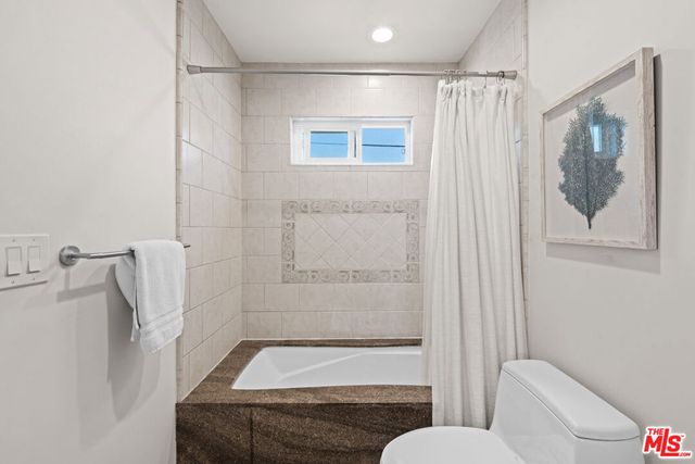 3000 Grand Canal, Venice, CA 90291