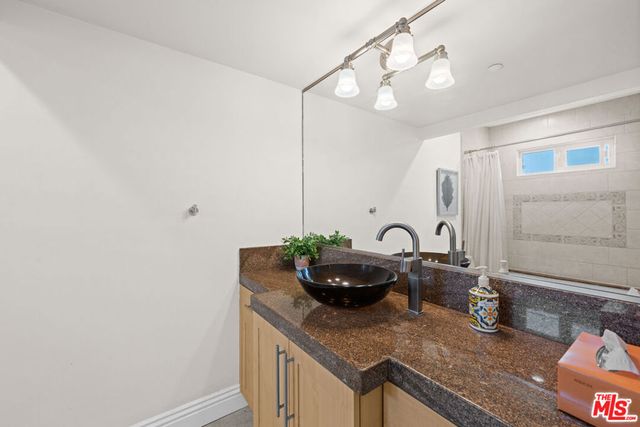 3000 Grand Canal, Venice, CA 90291