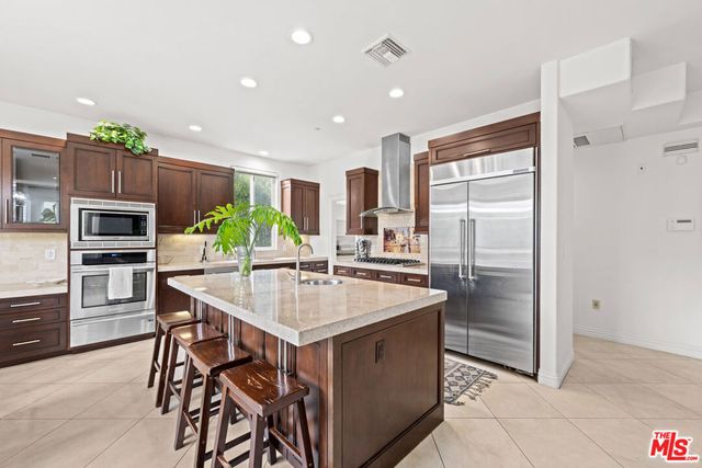 3000 Grand Canal, Venice, CA 90291