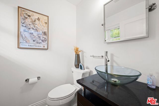 3000 Grand Canal, Venice, CA 90291