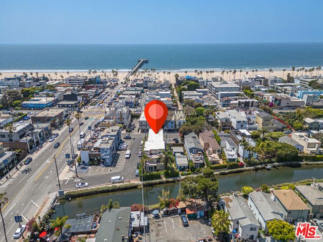 3000 Grand Canal, Venice, CA 90291