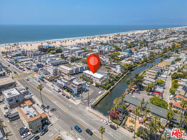 3000 Grand Canal, Venice, CA 90291