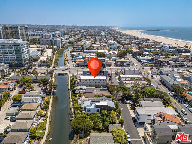 3000 Grand Canal, Venice, CA 90291
