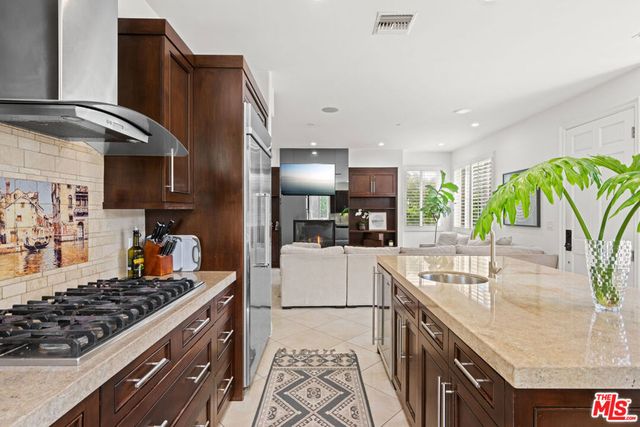 3000 Grand Canal, Venice, CA 90291