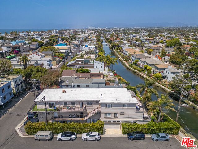 3000 Grand Canal, Venice, CA 90291