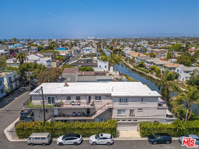 3000 Grand Canal, Venice, CA 90291