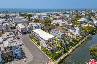 3000 Grand Canal, Venice, CA 90291