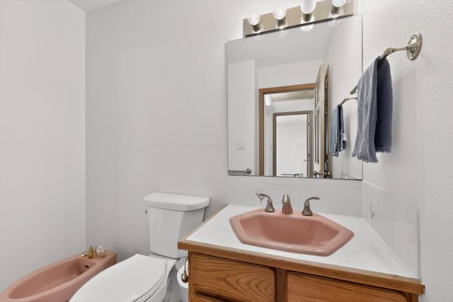 2 Toltec Road, Santa Fe, NM 87505