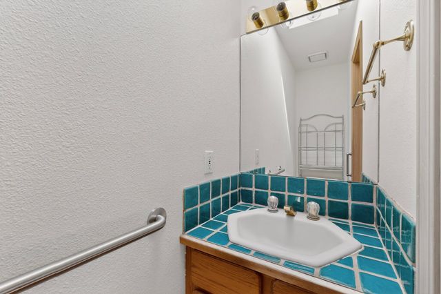 2 Toltec Road, Santa Fe, NM 87505