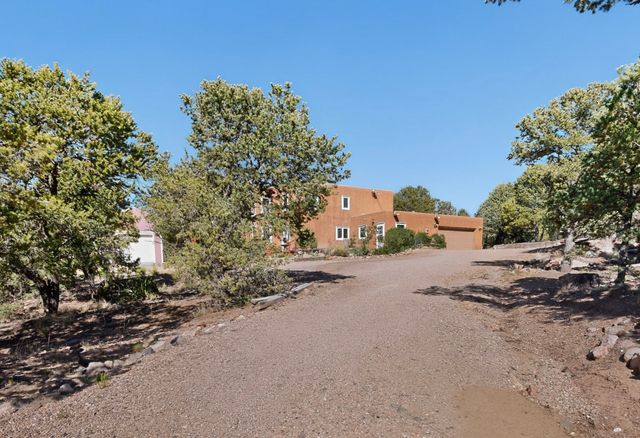 2 Toltec Road, Santa Fe, NM 87505
