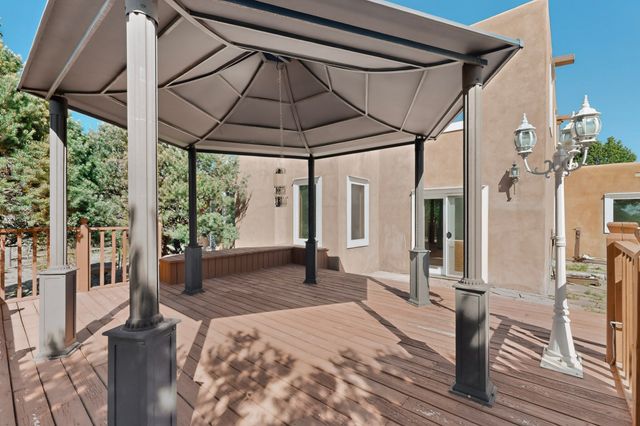 2 Toltec Road, Santa Fe, NM 87505