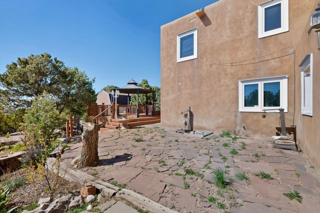 2 Toltec Road, Santa Fe, NM 87505