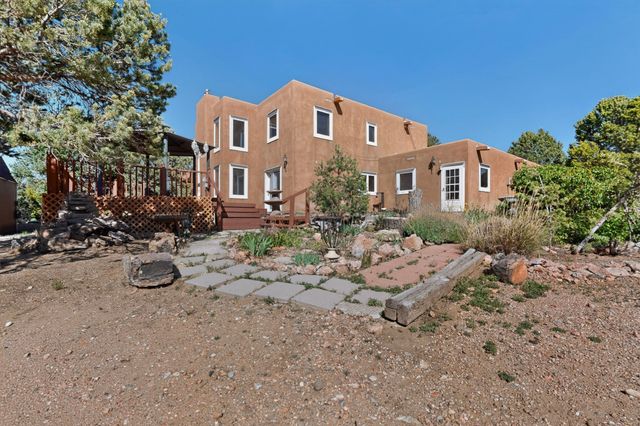 2 Toltec Road, Santa Fe, NM 87505