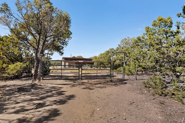 2 Toltec Road, Santa Fe, NM 87505