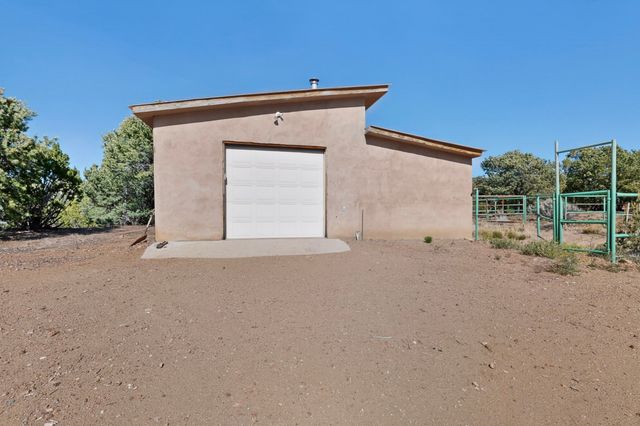 2 Toltec Road, Santa Fe, NM 87505
