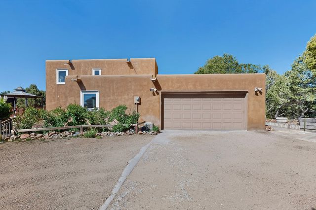 2 Toltec Road, Santa Fe, NM 87505