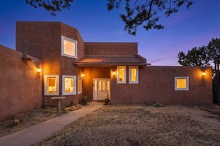 2 Toltec Road, Santa Fe, NM 87505