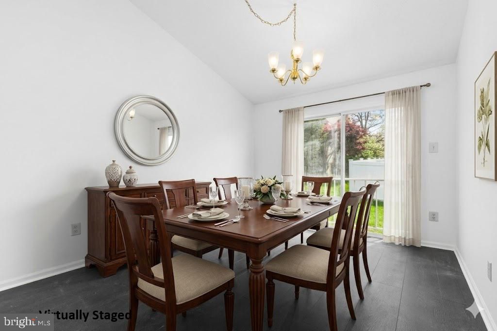 Image 10 of property listing at 7 BRIARLEAF CT, Baltimore, MD 21228