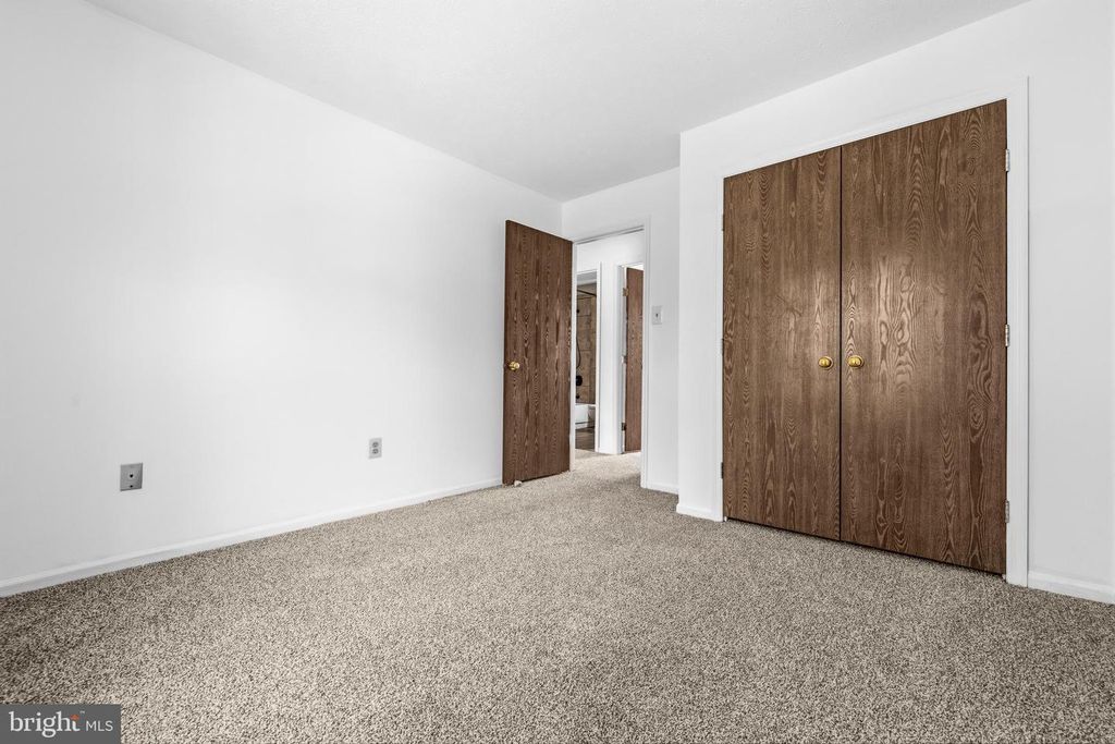 Image 20 of property listing at 7 BRIARLEAF CT, Baltimore, MD 21228