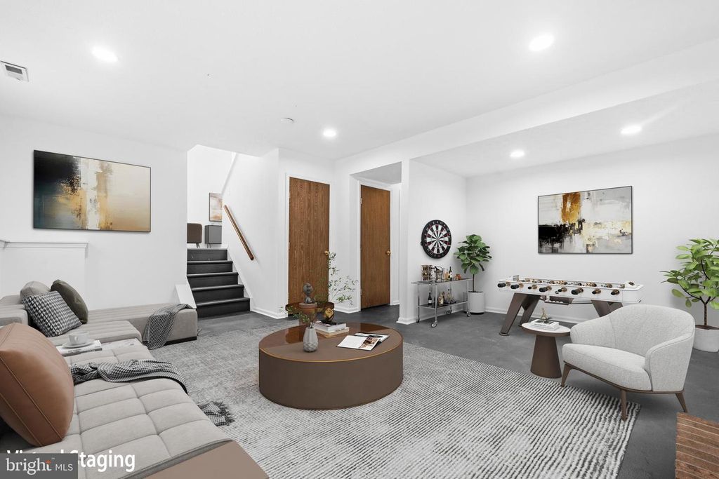 Image 28 of property listing at 7 BRIARLEAF CT, Baltimore, MD 21228