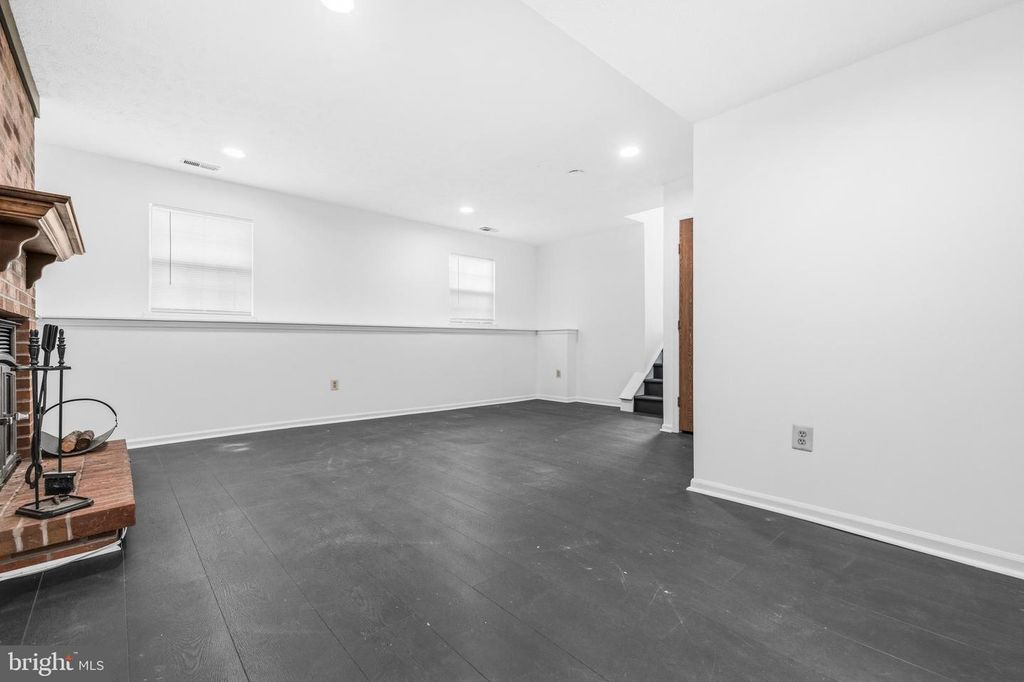 Image 29 of property listing at 7 BRIARLEAF CT, Baltimore, MD 21228