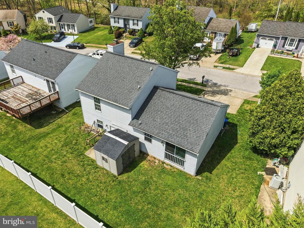 Image 32 of property listing at 7 BRIARLEAF CT, Baltimore, MD 21228