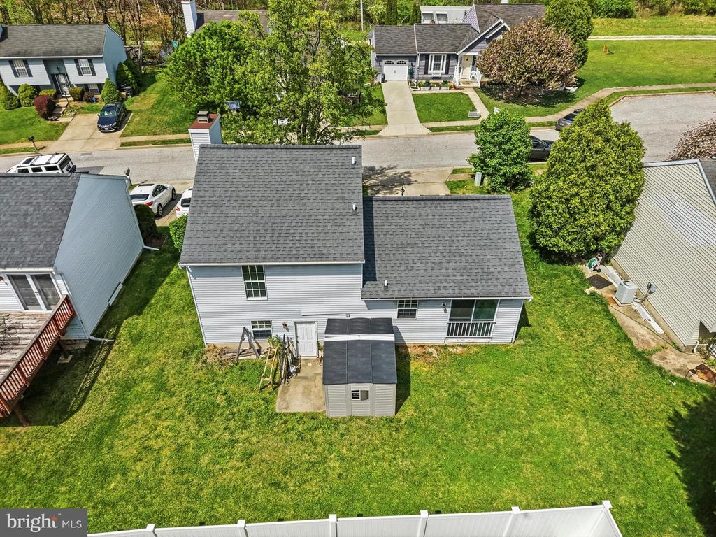 Image 33 of property listing at 7 BRIARLEAF CT, Baltimore, MD 21228