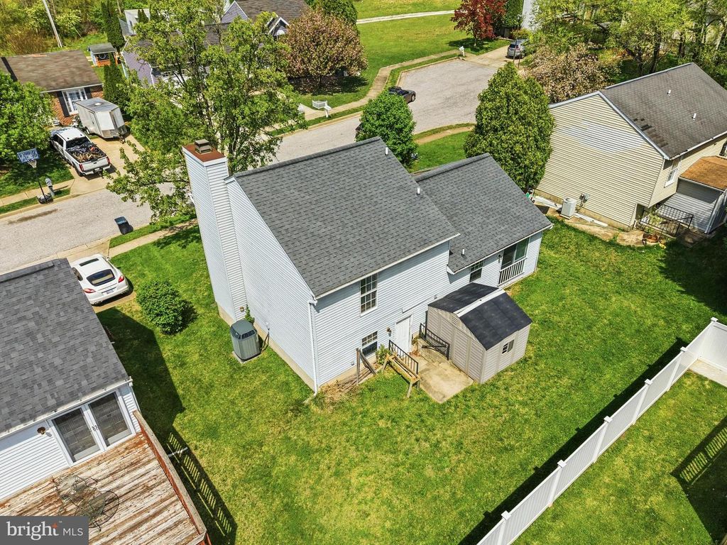 Image 34 of property listing at 7 BRIARLEAF CT, Baltimore, MD 21228