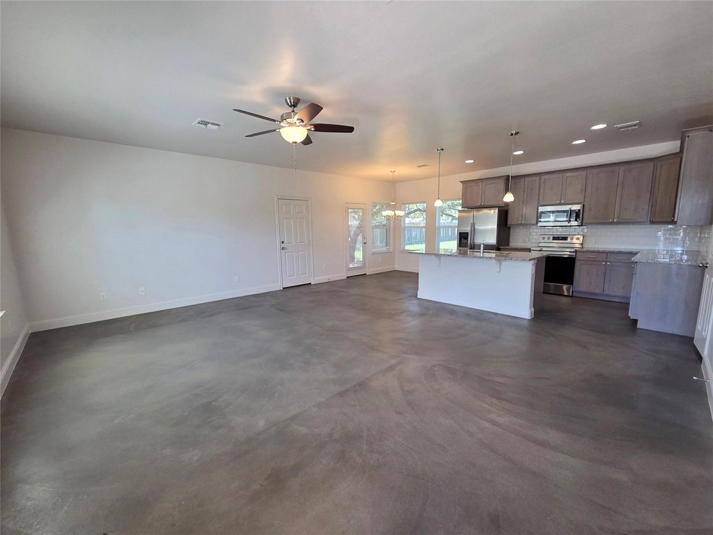 800 Woodview DR, Georgetown, TX 78628