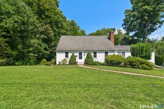 14 Down River Road, New Canaan, CT 06840