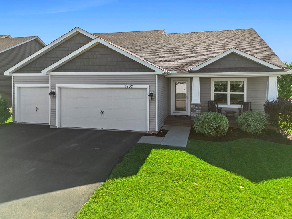 1907 Meridian Curve, Carver, MN 55315 — photo 2