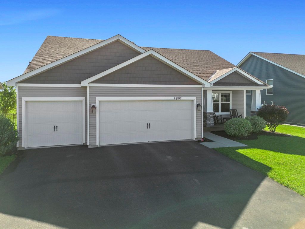 1907 Meridian Curve, Carver, MN 55315 — photo 3