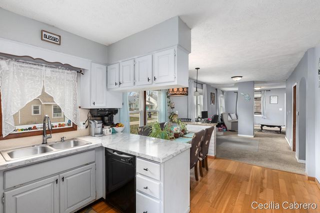 2304 Camden Avenue SW, Wyoming, MI 49519