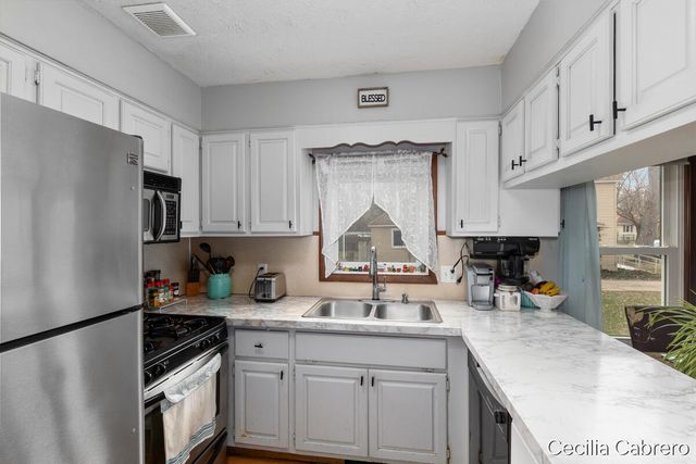 2304 Camden Avenue SW, Wyoming, MI 49519