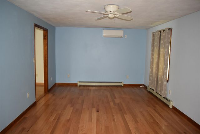 1 Whitneys Grove, Derry, NH 03038