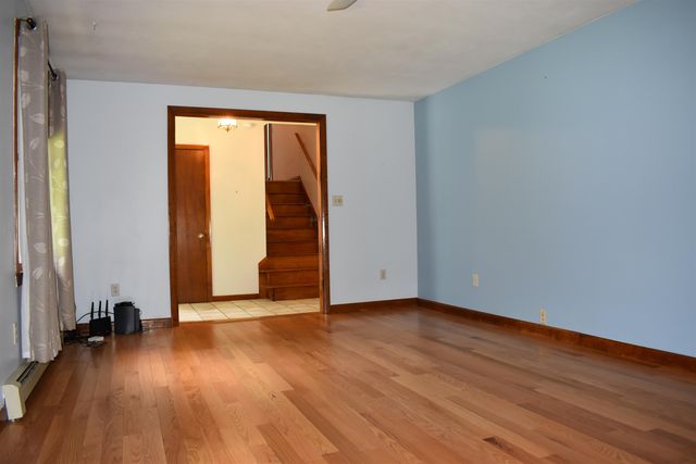1 Whitneys Grove, Derry, NH 03038