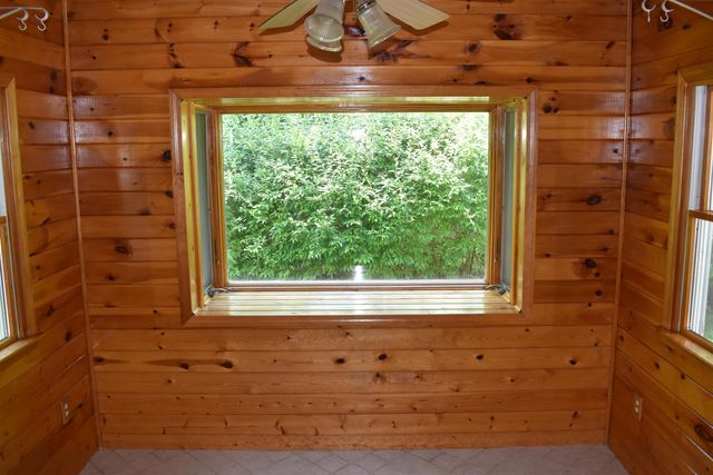 1 Whitneys Grove, Derry, NH 03038