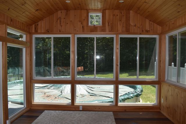 1 Whitneys Grove, Derry, NH 03038