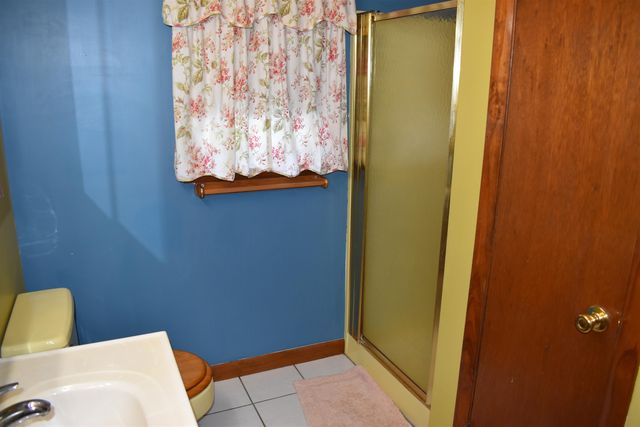 1 Whitneys Grove, Derry, NH 03038