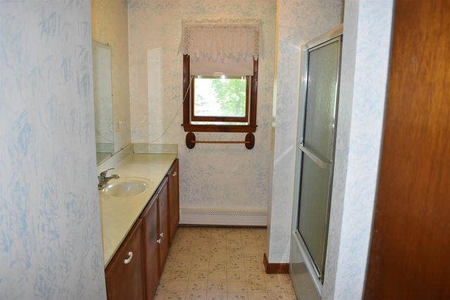 1 Whitneys Grove, Derry, NH 03038