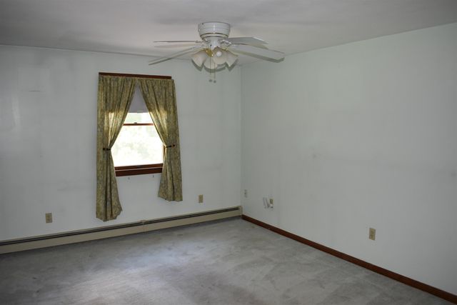 1 Whitneys Grove, Derry, NH 03038