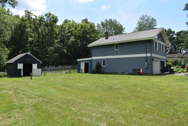 1 Whitneys Grove, Derry, NH 03038
