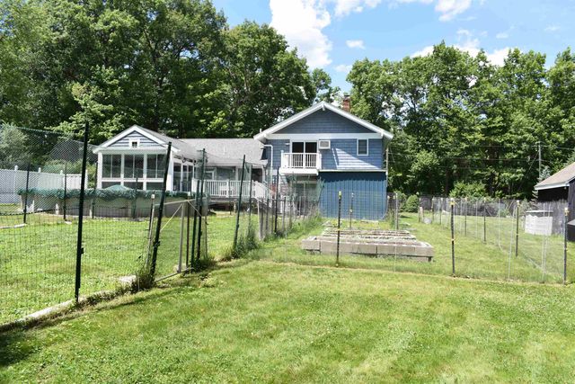 1 Whitneys Grove, Derry, NH 03038