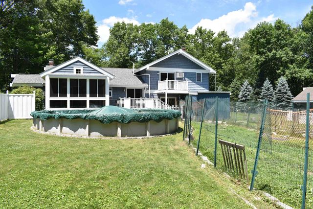 1 Whitneys Grove, Derry, NH 03038